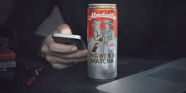 Almdudler greift mit Muntermacher an