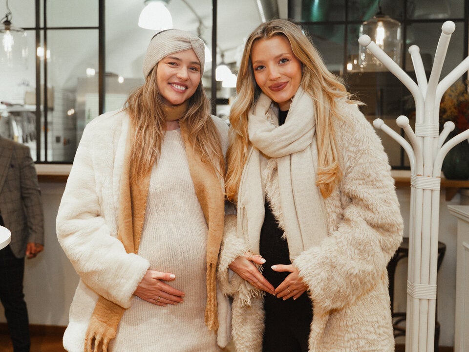 Isabelle Sawetz und Chiara Pisati mit Babybauch.
