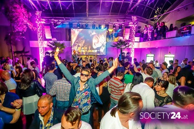 Alpha feiert himmlische Nacht