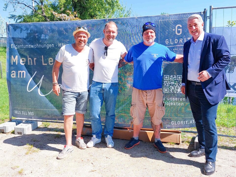 Martin Sobotka, Thomas Hammerschmied (Glorit), Harald Metzger (DIVEBLUE) und BV-Donaustadt Ernst Nevrivy