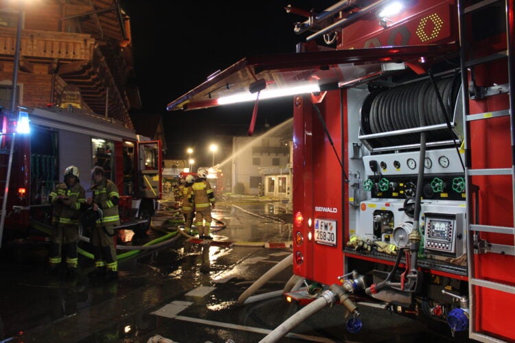 Brand eines Mehrfamilienhauses im Zentrum von Altenmarkt im Pongau