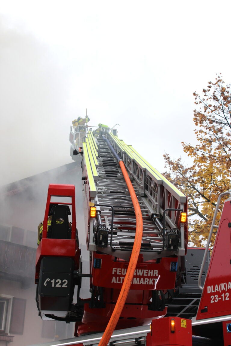 Brand eines Mehrfamilienhauses im Zentrum von Altenmarkt im Pongau