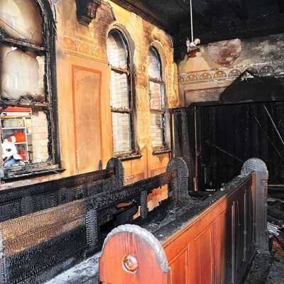 Feuerteufel schlägt in 3 Kirchen zu