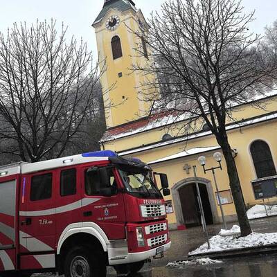 Feuerteufel schlägt in 3 Kirchen zu