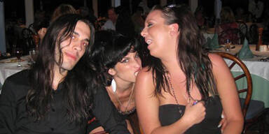 Amy Winehouse stiehlt Hotelgästen Alkohol