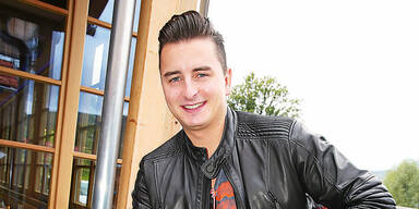 Gabalier rockt mit Badehose