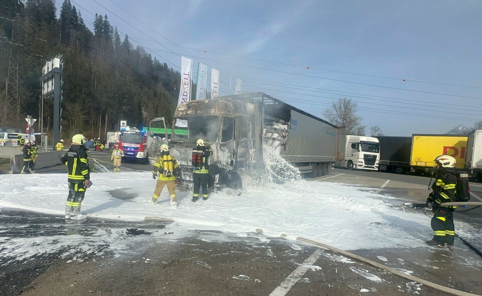 Lkw Brand Autobahnparkplatz Angath Nord
