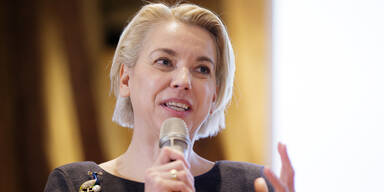 Angelika Mlinar