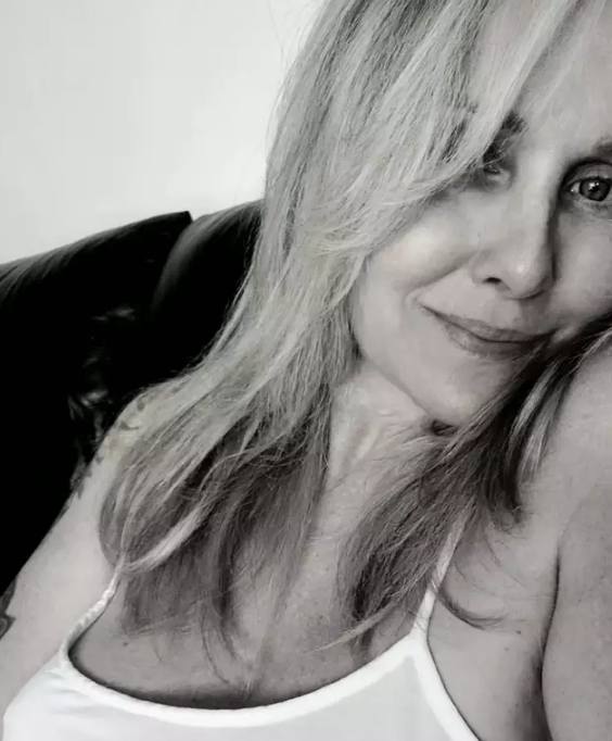 Instagram/@therealjuliaannlive