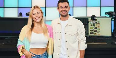 Neue &Ouml;3-Weckermoderatorin Anna Kratki moderiert den Welser Stadtball