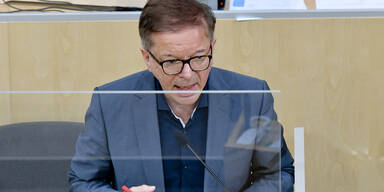 Anschober startet Initiative in EU: ''Stopp f&uuml;r Pelzzucht''