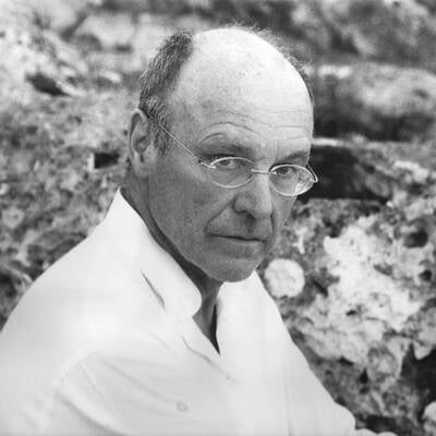 Rihanna - Queen of Downloads