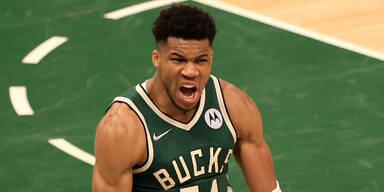 Bucks-Star Antetokounmpo jubelt