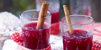 Apfel-Holunderbeeren-Punsch