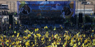 Zehntausende Menschen bei Gedenken an Arafat in Gaza