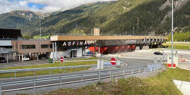 Arlberg-Mautstelle Blickrichtung zum Tunnel
