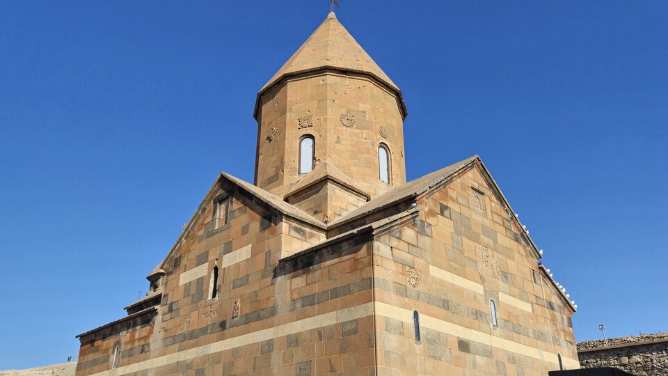 Heiliger Ort. Die Mutter-Gottes-Kirche im Kloster Khor Virap.