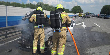 Schwerer Unfall auf A22: Fünf Verletzte