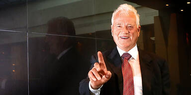 Frank STRONACH