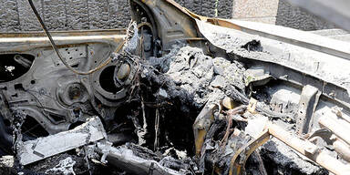 Brand-Anschlag auf Luxus-Autos