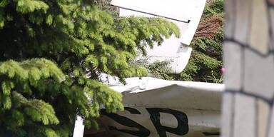 Kleinflugzeug stürzte bei Schulfest ab