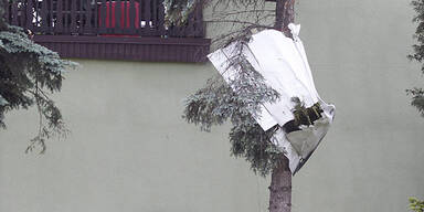 Kleinflugzeug stürzte bei Schulfest ab