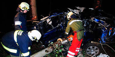 23-Jähriger krachte mit Auto in Wald