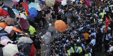 Tränengas gegen Demokratiebewegung
