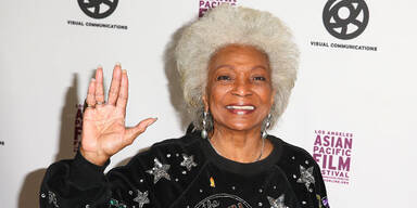 Nichelle NICHOLS