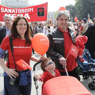 Zehntausende feiern SPÖ-Maiaufmarsch