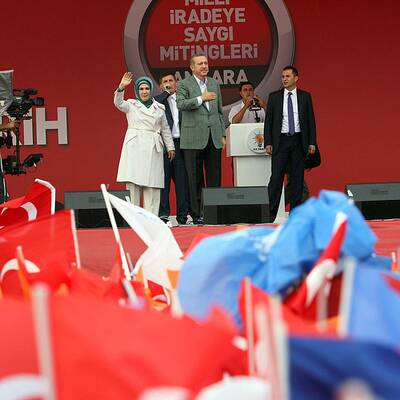 Erdogans Auftritt vor tausenden Anhängern