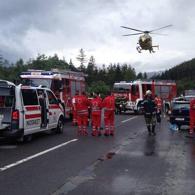 3 Tote nach schwerem Crash 