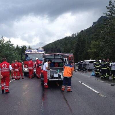 3 Tote nach schwerem Crash 
