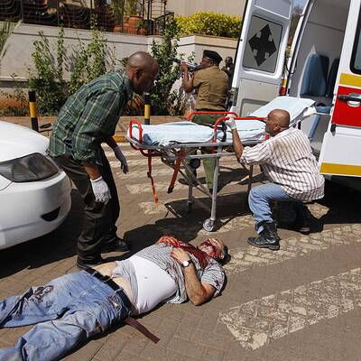 Mindestens 15 Menschen im Kugelhagel getötet