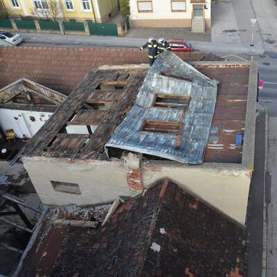 Orkan Felix riss Blechdach in Neunkirchen weg