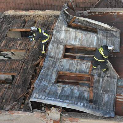Orkan Felix riss Blechdach in Neunkirchen weg