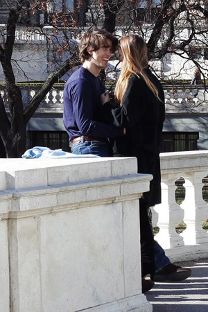 Arturo Swarovski mit Freundin Elizabeta Yurlasova im Burggarten