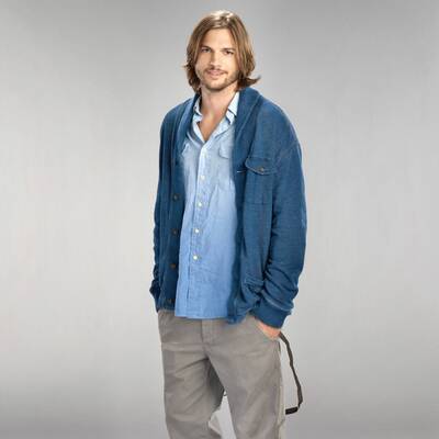 Rihanna - Queen of Downloads