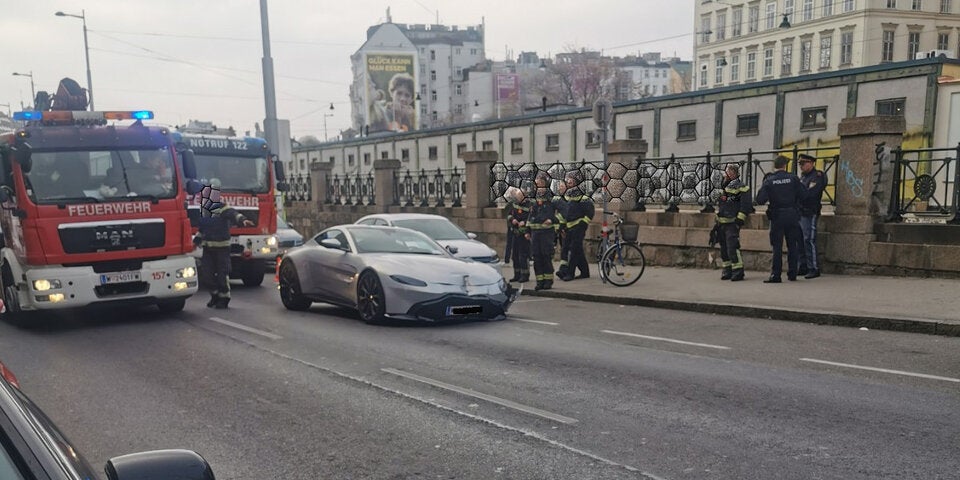 Crash mit Aston Martin sorgte für Stau in Wien