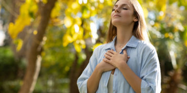 Atmen passiert automatisch &ndash; das muss man nicht &uuml;ben. &ndash; Falsch.