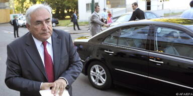 Auch Strauss-Kahn wurde Opfer eines Schuhwerfers