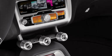Audi zeigt neues multifunktionales Autotelefon