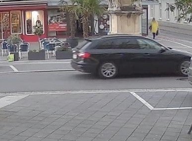 Fahndung: Aus fahrendem Auto geschossen