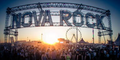 Nova Rock: 15.000 Fans tanzen heute Corona weg