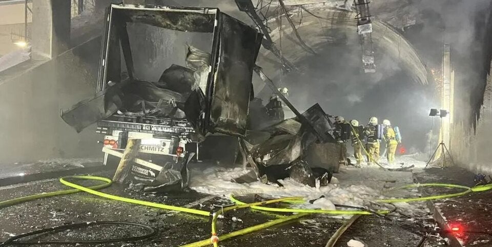 Nach Lkw-Brand: Gesperrter A10-Tunnel ab Samstag wieder befahrbar