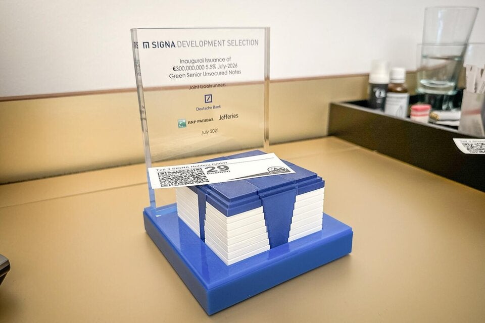 So können Sie Benkos Möbel ersteigern