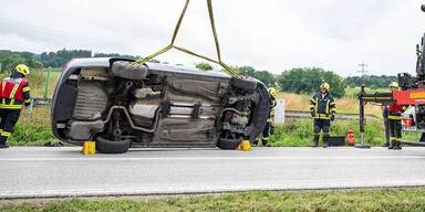 Auto &uuml;berschlug sich