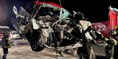 Auto in Flammen Schwerer Unfall von Austria-Star Huskovic spq.png