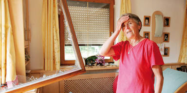 Auto-ins-Fenster_Waldzell_F