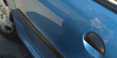 Auto zerkratzt